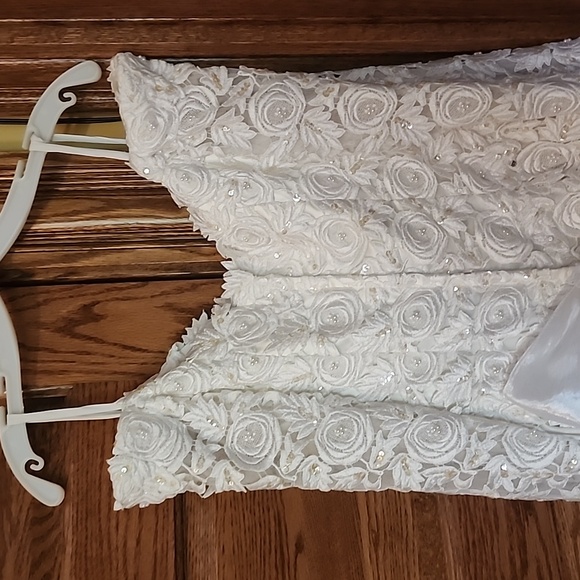 Beautiful Victorian Vtg Wedding gown off the shoulder sold as is - Picture 8 of 13